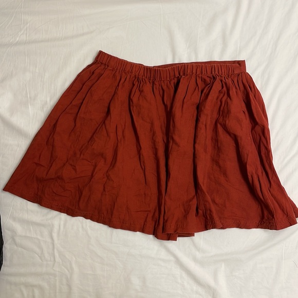 Size small burgundy circle skirt - Picture 2 of 3